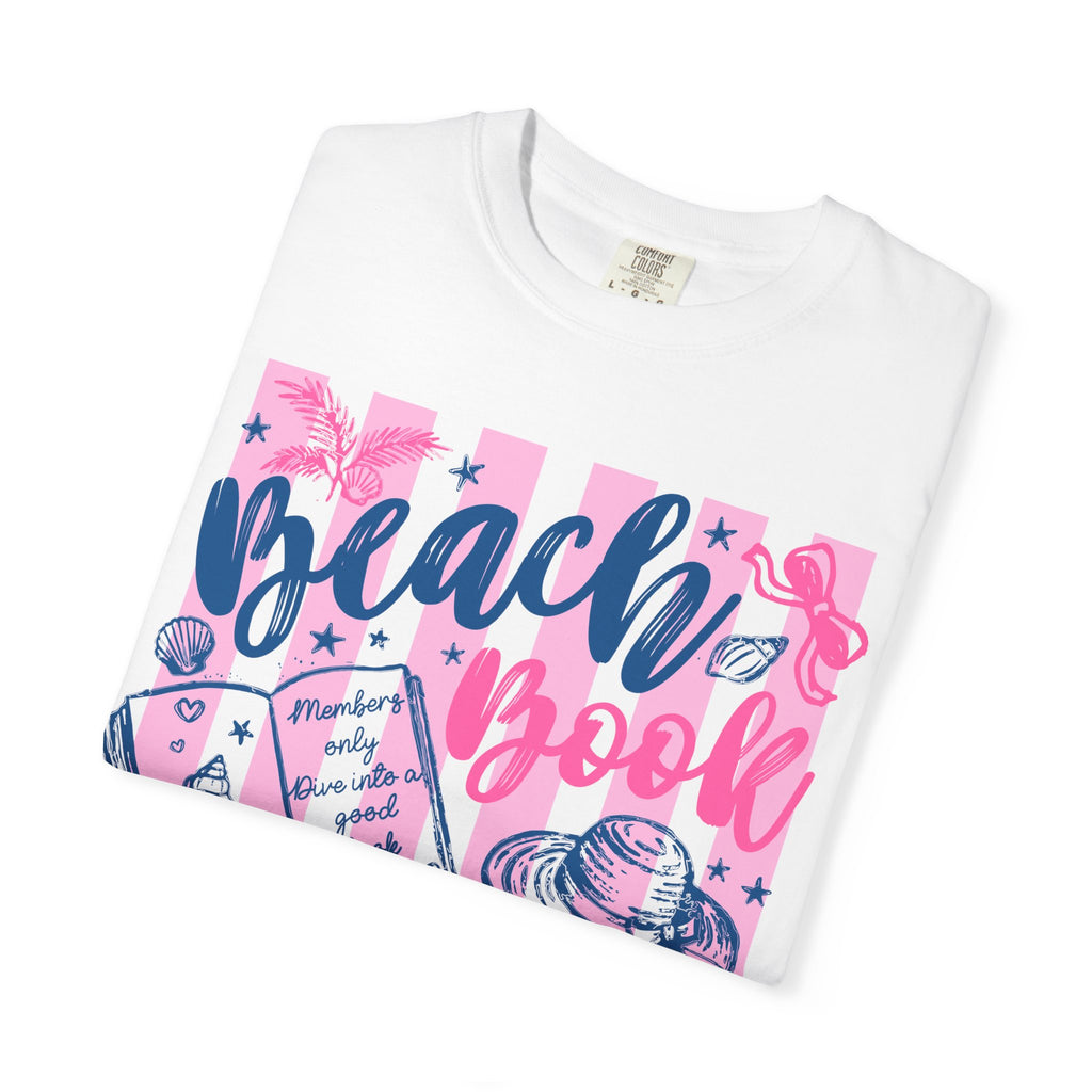 Close-up of book lover beach tee graphic print detail