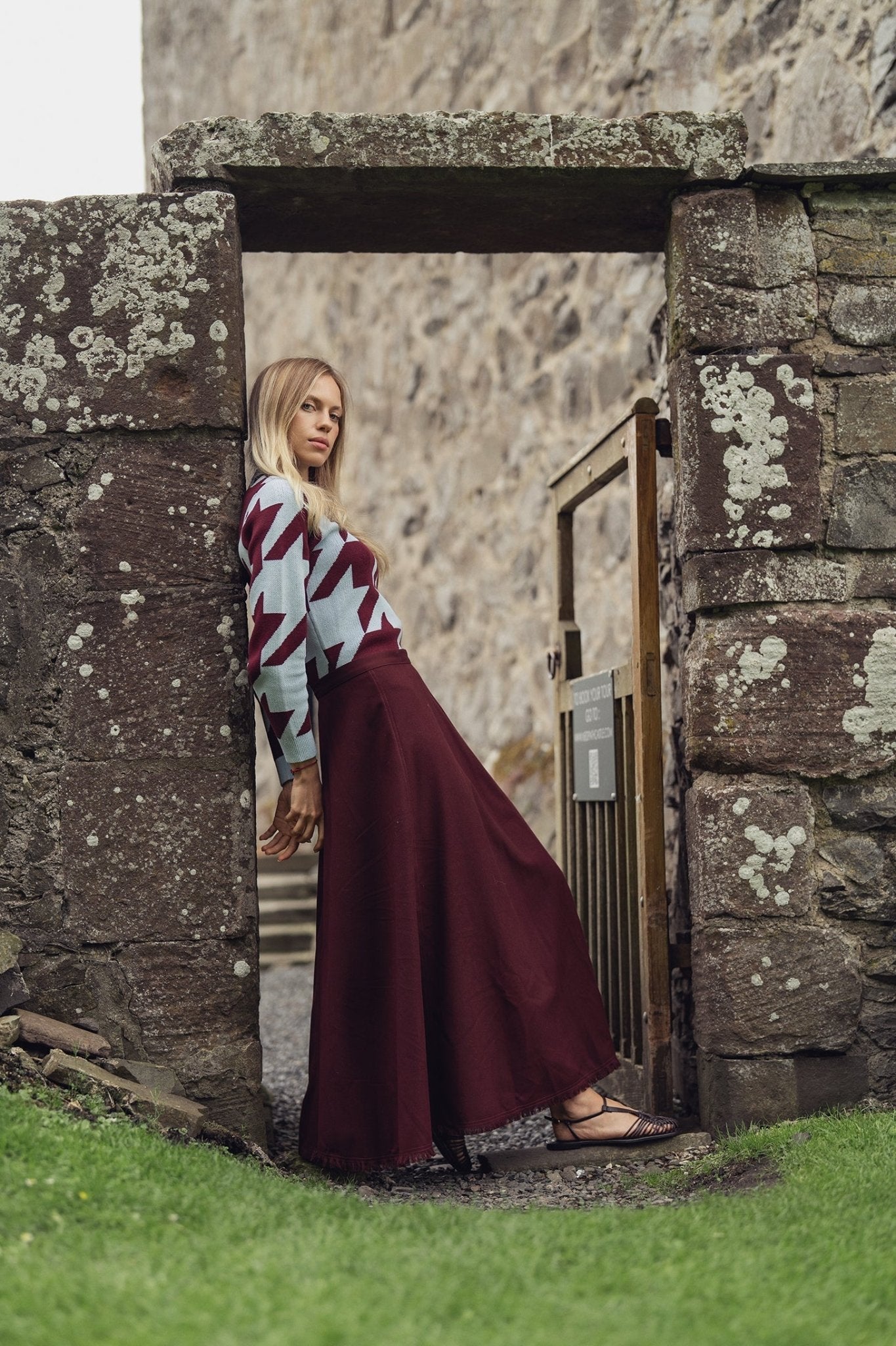 Oversized Houndstooth Sweater - Light Blue/Burgundy - Addy Avenue