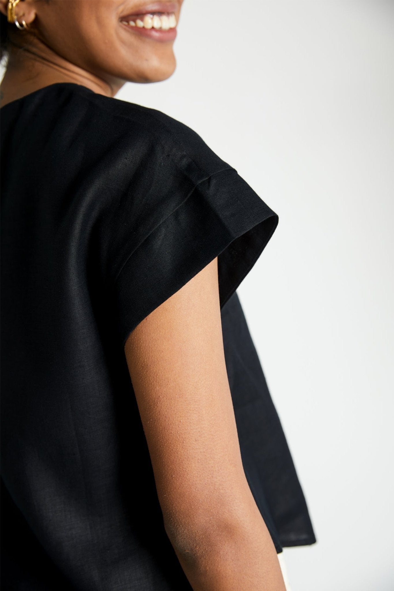 Sandcastle Saturdays Top in Black - Addy Avenue